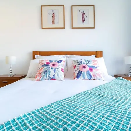 Apartment Ferienwohnung Fuer 2 Personen Ca 110 Qm In So Martinho, Madeira Und Umgebung